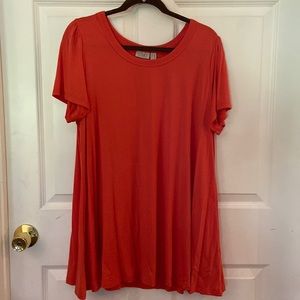 Logo coral top in size 1X